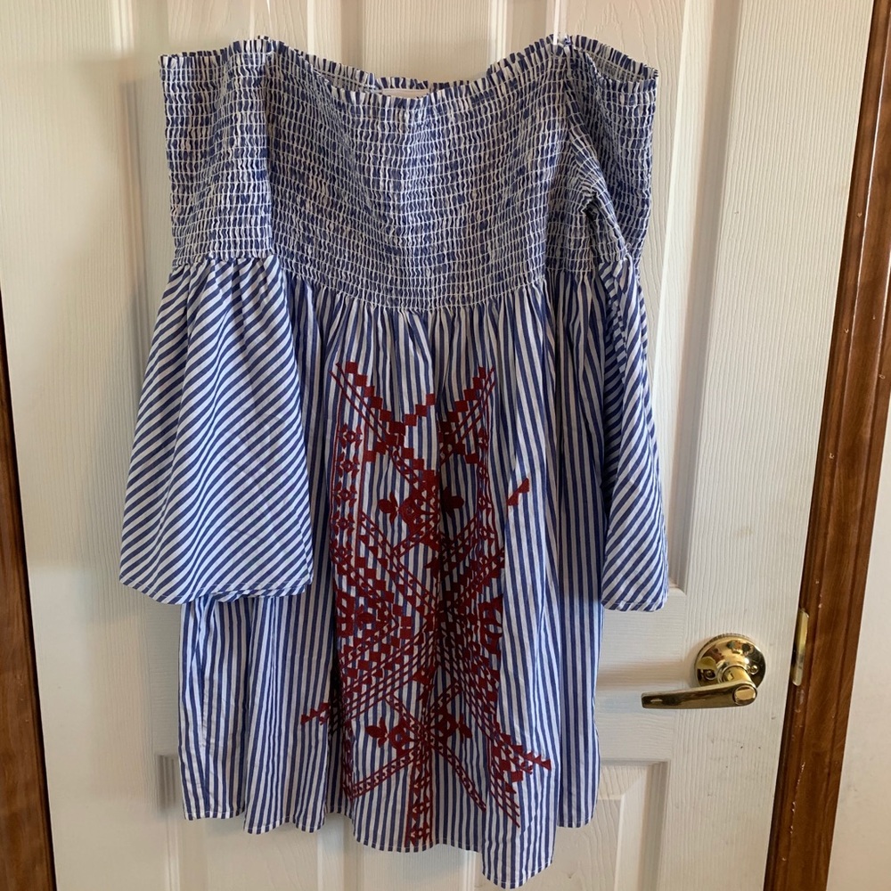 Shyanne off the shoulder short dress size M